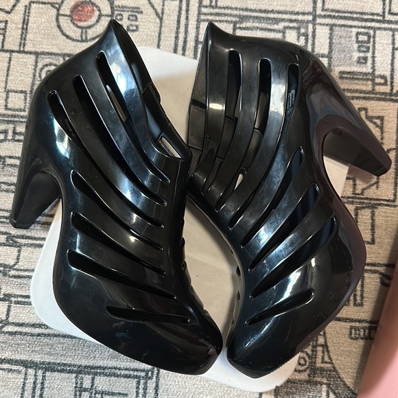 Melissa Believing Ankle Bootie - Picture 3 of 7